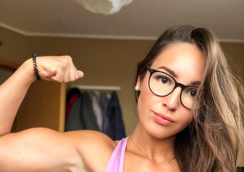 Lara Marie Conrads: Inspiring Bio, Age, and Height Revealed | Unveiling the Model's Captivating Journey - Pachn