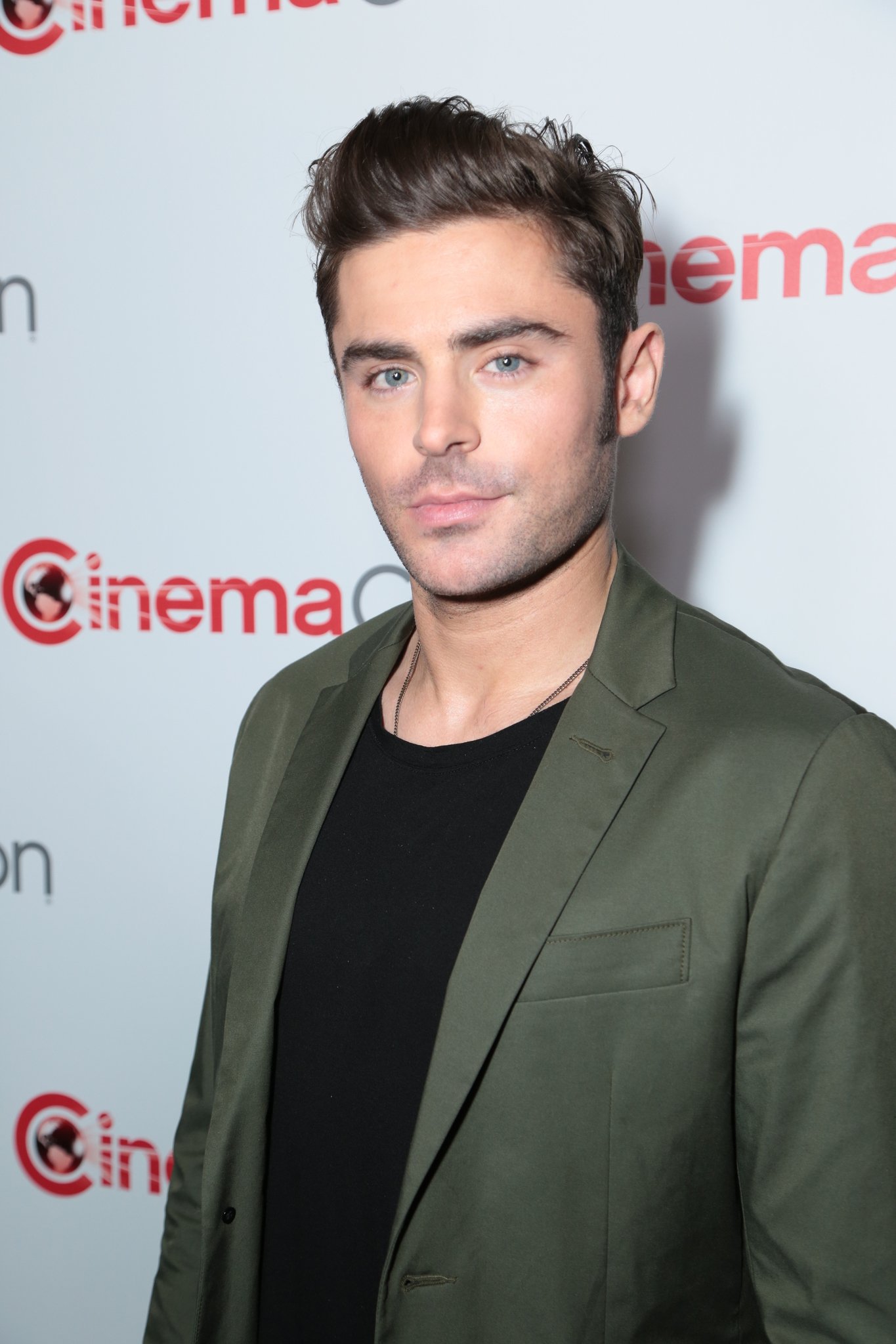 Zac Efron Net Worth: High School Star’s Wealth