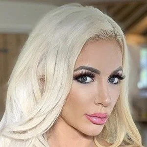 Nicolette Shea Net Worth: Model & Actress